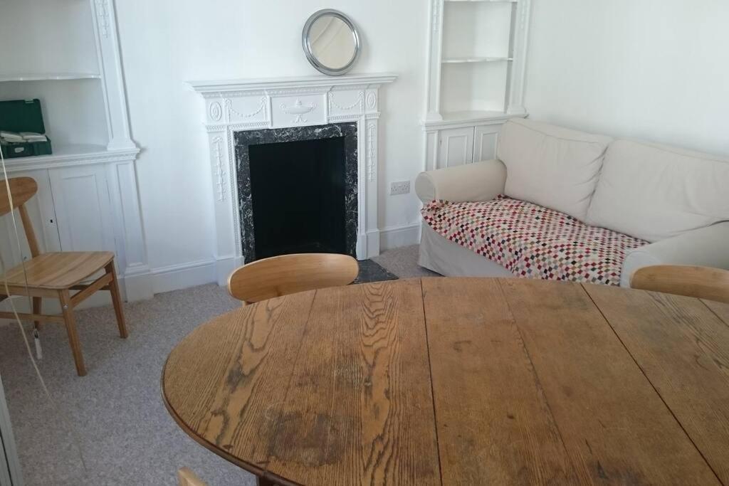 Central London Flat. Georgian Terrace. Bright. エクステリア 写真
