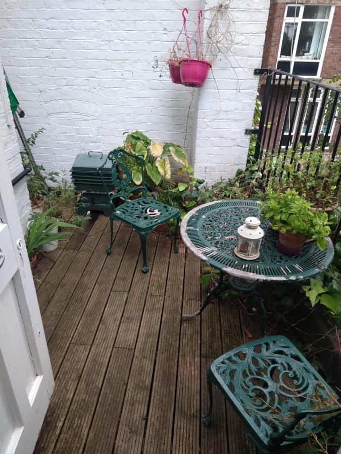Central London Flat. Georgian Terrace. Bright. エクステリア 写真