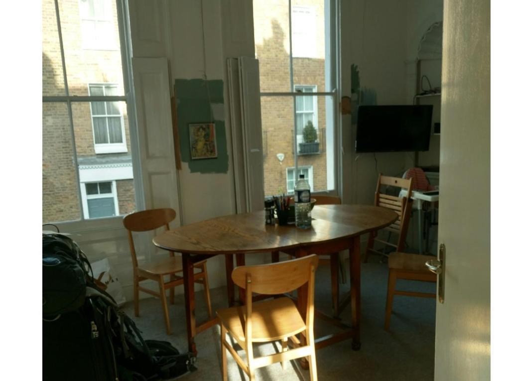 Central London Flat. Georgian Terrace. Bright. 部屋 写真